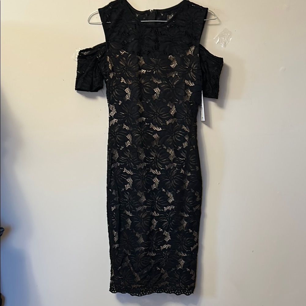 Bisou Bisou black lace dress lined in tan colour off shoulder sleeve size 6 NWT